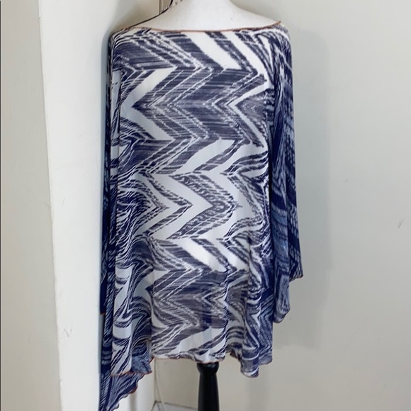 Pretty high low shawl - Picture 5 of 5